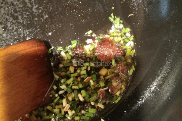 葱油蒸鲳鱼的做法图解5