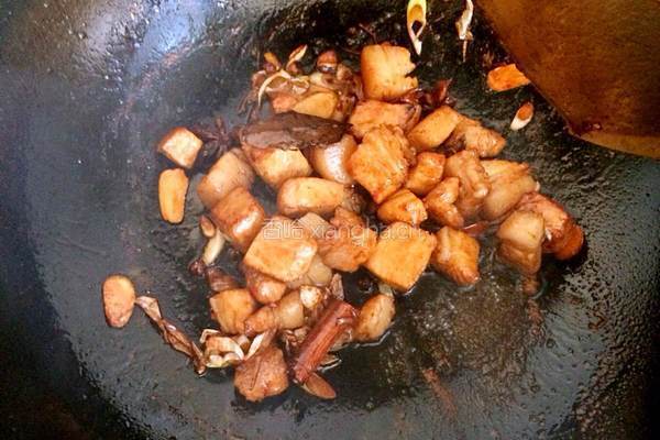 五花肉炖粉条蘑菇的做法图解5