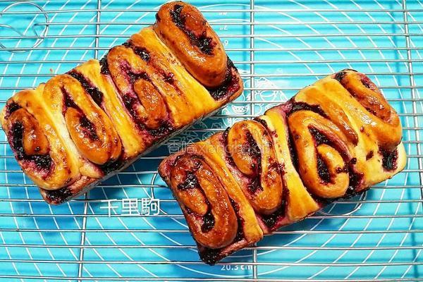 蓝莓酱面包卷的做法图解12