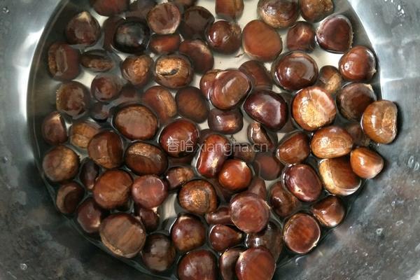 烤箱栗子的做法图解1