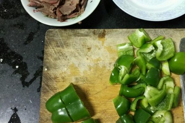 青椒炒鸡胗的做法图解2