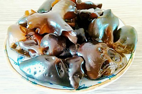 木耳炒白菜的做法图解3