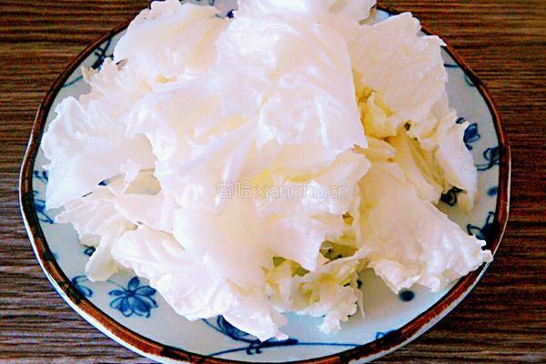 木耳炒白菜的做法图解4