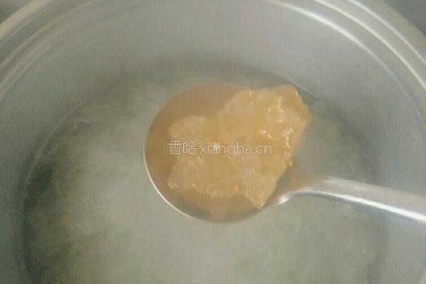 银耳雪梨羹的做法图解3
