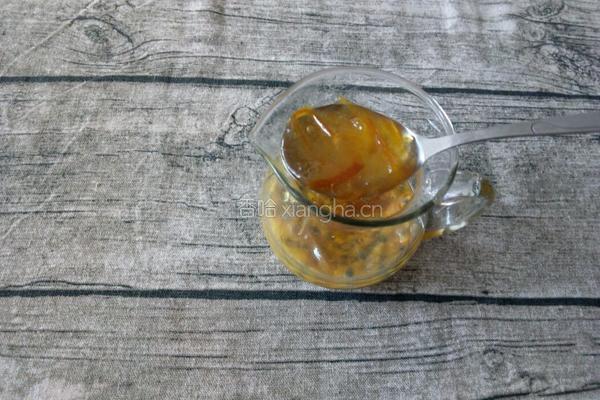 鸡蛋果蜂蜜柚子茶的做法图解3