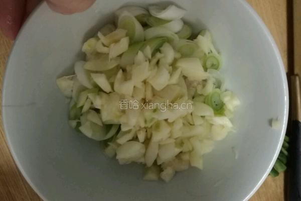 蒜炒豇豆的做法图解1