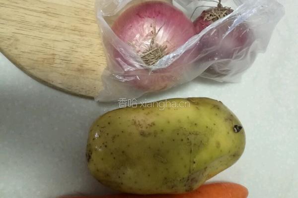 土豆胡萝卜洋葱的做法图解3