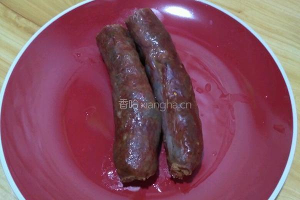 腊肠炒大葱的做法图解1