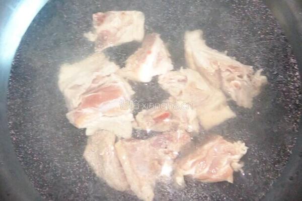 猪骨炖豆角土豆的做法图解5