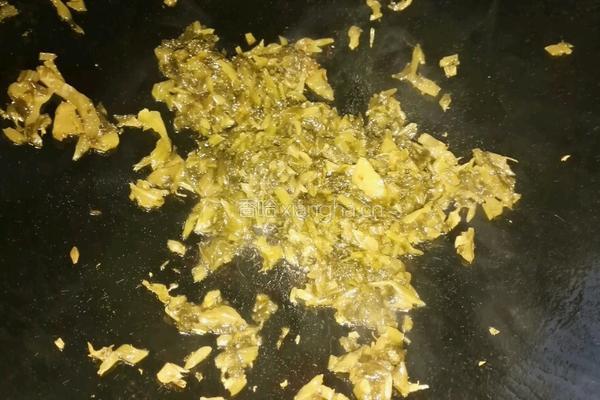 雪菜炒绿豆芽的做法图解5