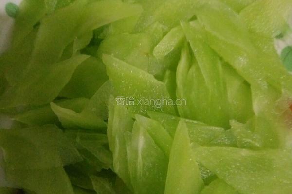莴笋炒肉的做法图解1