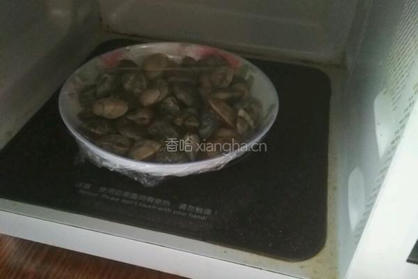 油泼花蛤的做法图解3