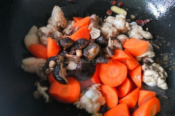 香菇鸡肉焖饭的做法图解4