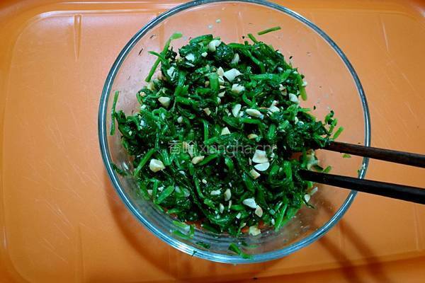 麻酱拌花生菠菜的做法图解7