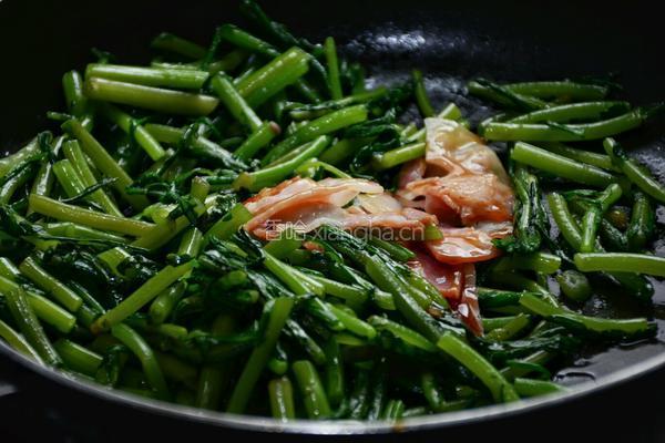 鲍汁茼蒿培根卷的做法图解10