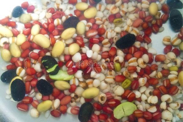 红豆薏米粥的做法图解3