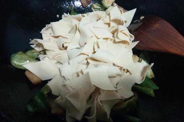 肉片尖椒豆皮的做法图解12