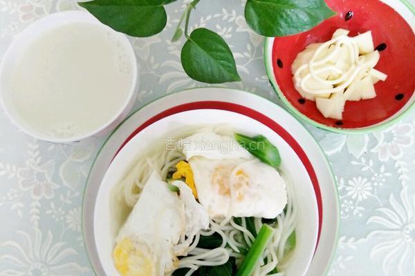 儿童早餐鸡蛋面豆浆水果沙拉的做法图解8
