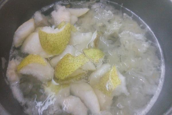 冰糖银耳雪梨汤的做法图解6