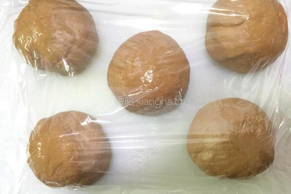 香蕉巧克力软欧的做法图解3
