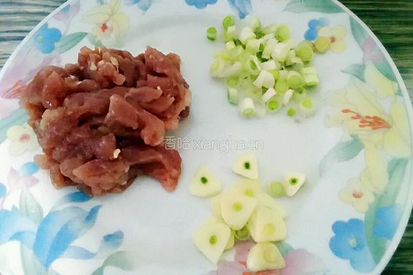 绿豆芽炒肉的做法图解4