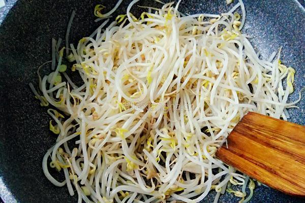 绿豆芽炒肉的做法图解9