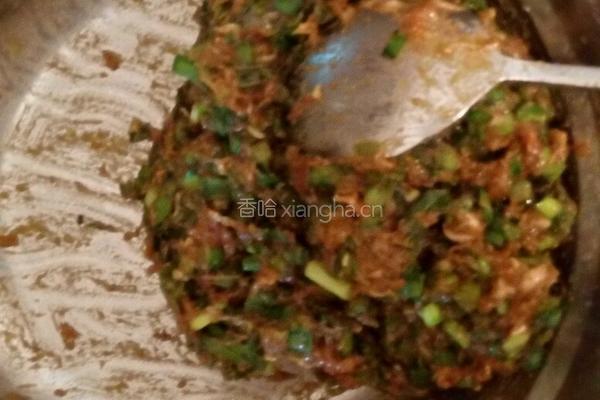 韭菜大肉饺子的做法图解5