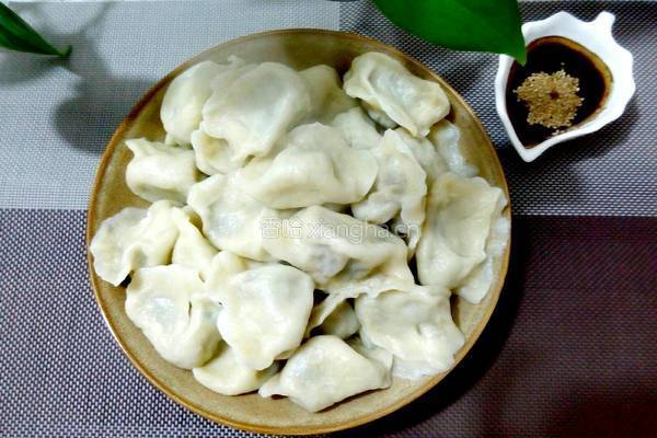 韭菜大肉饺子的做法图解11