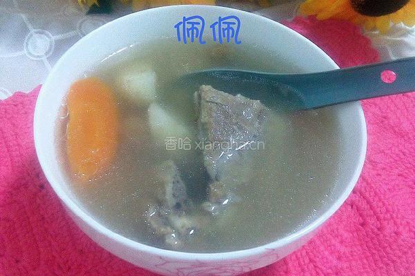 山药马蹄红萝卜大骨汤的做法图解5