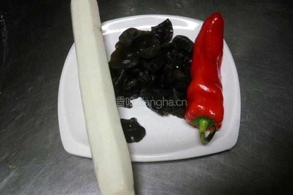 清炒木耳山药的做法图解1