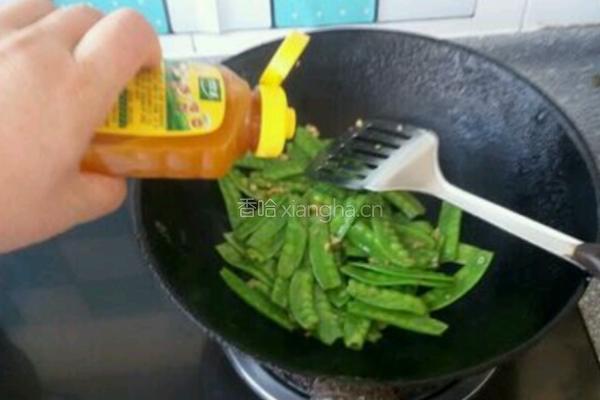 蒜香荷兰豆的做法图解5