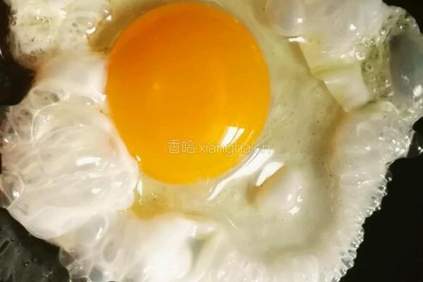 煎溏心荷包蛋的做法图解3