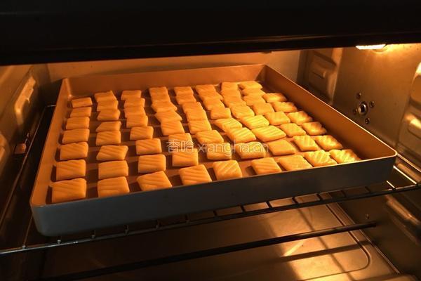 奶香小饼干的做法图解10
