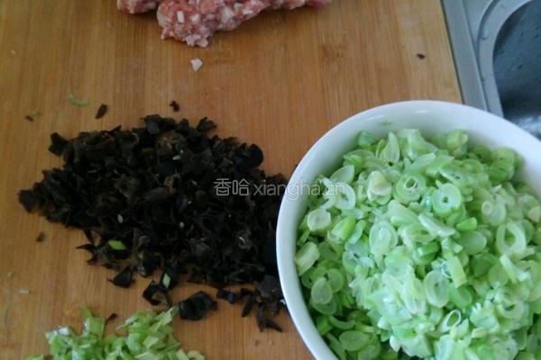 酱肉豆角包子的做法图解2