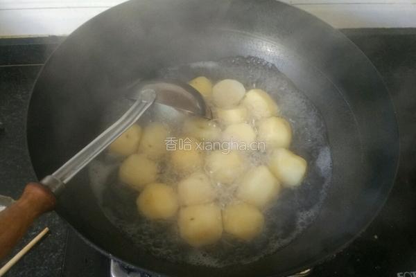 肉末酱香小土豆的做法图解1
