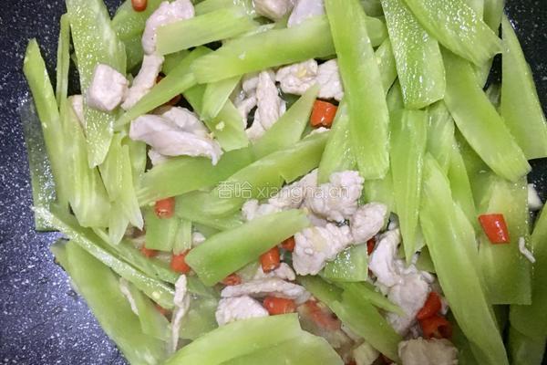 莴笋炒肉的做法图解5