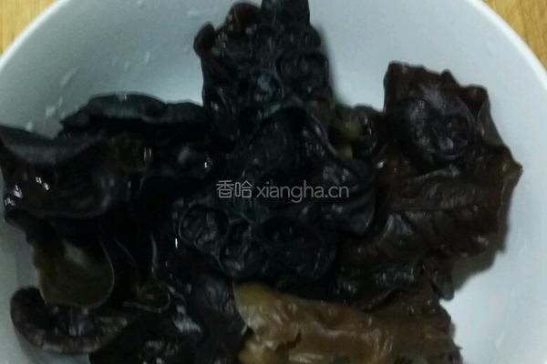 青椒炒鸡胗的做法图解1