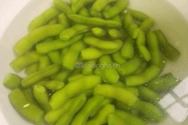 凉拌毛豆的做法图解3