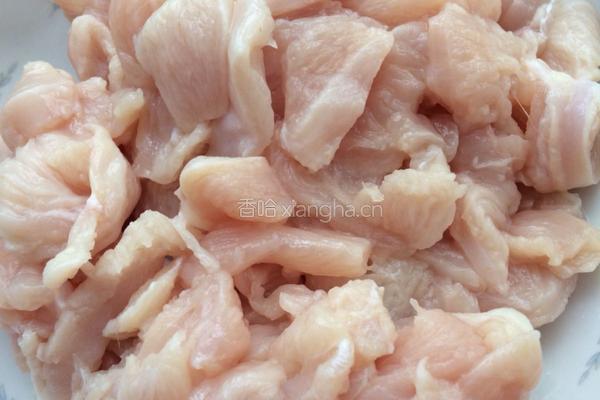 清炒鸡胸肉的做法图解3