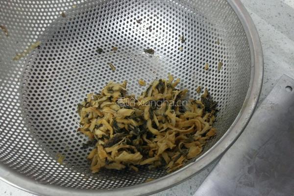梅干菜煮小黄鱼的做法图解1