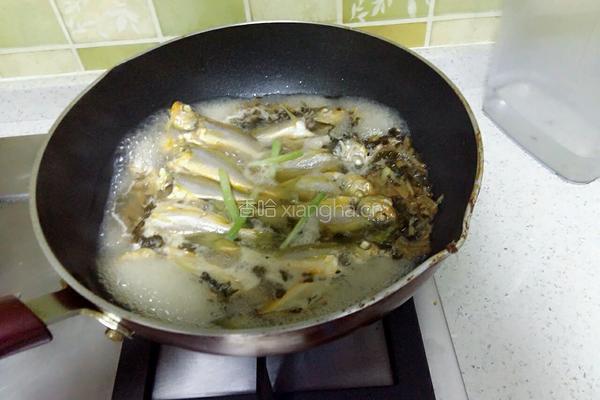 梅干菜煮小黄鱼的做法图解4