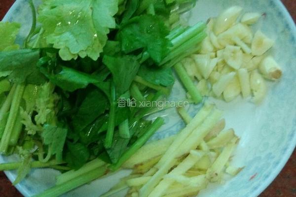 芹菜炒虾的做法图解2