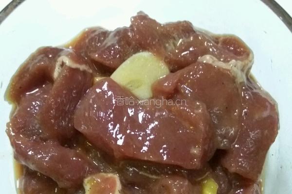 饵块炒牛柳的做法图解1