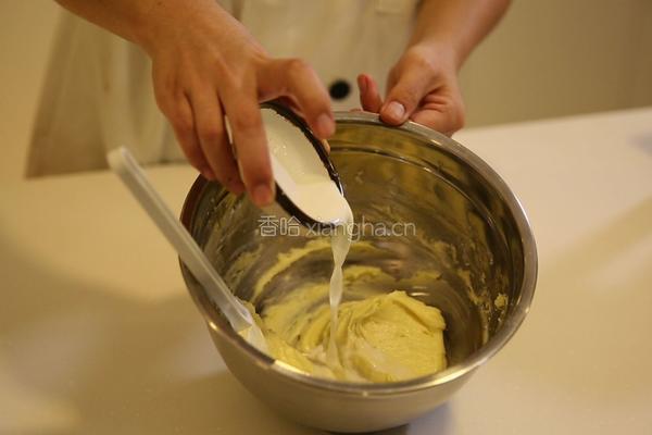 纸杯蛋糕的做法图解2