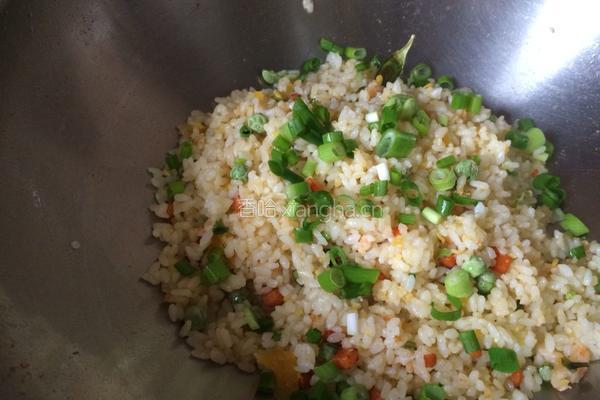 咸蛋黄炒饭的做法图解7