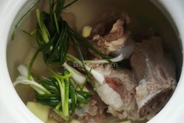 大骨头汤的做法图解4