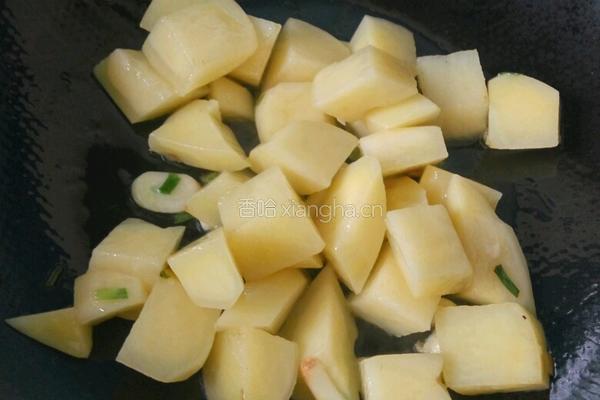 土豆炖南瓜的做法图解5