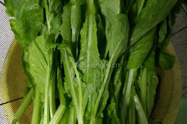 沙茶酱猪肉的做法图解1