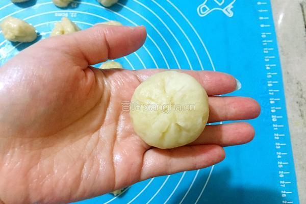 蛋黄酥的做法图解7