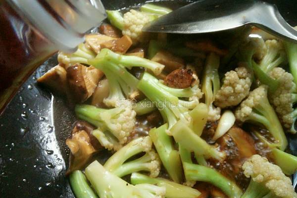 蚝油香菇花菜的做法图解10